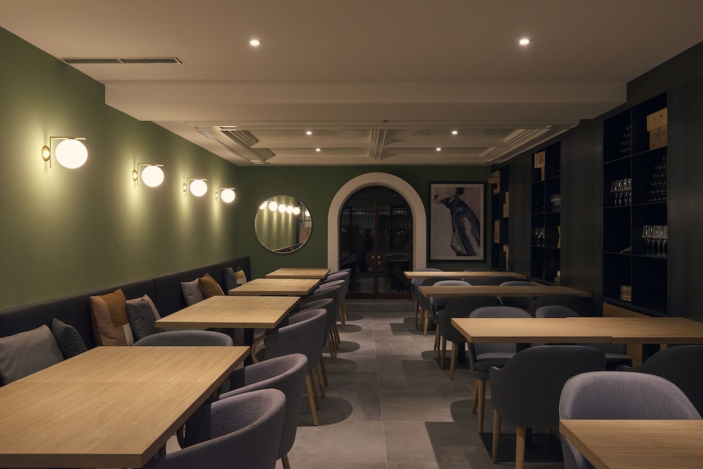 Restaurant-cafeteria