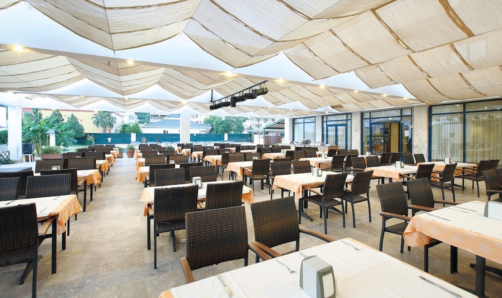 Restaurant-cafeteria
