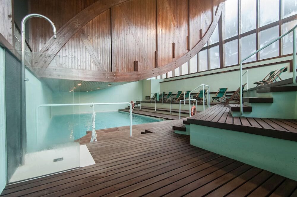 Swimming pool-spa