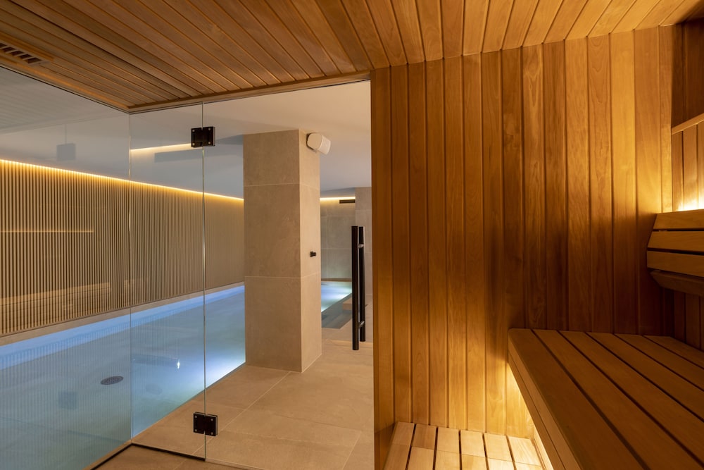 Swimming pool-spa