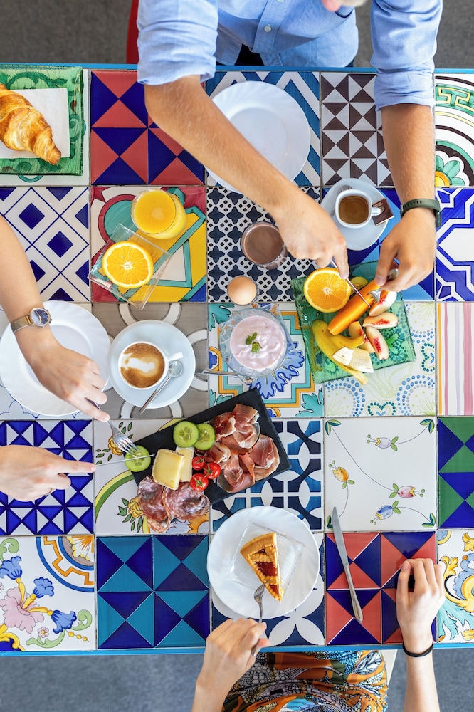 Restaurant-cafeteria