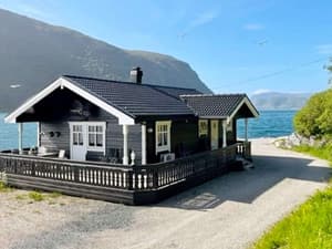 thumbnail: Exterior