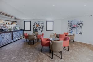 thumbnail: Bar (on property)
