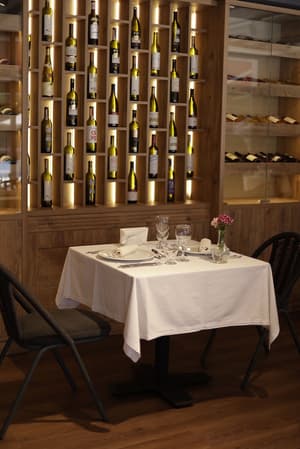 thumbnail: Restaurant