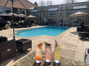 thumbnail: Poolside bar