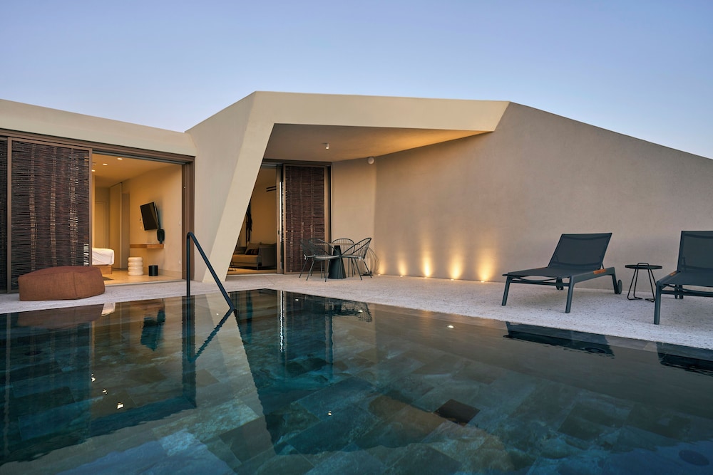 Private pool