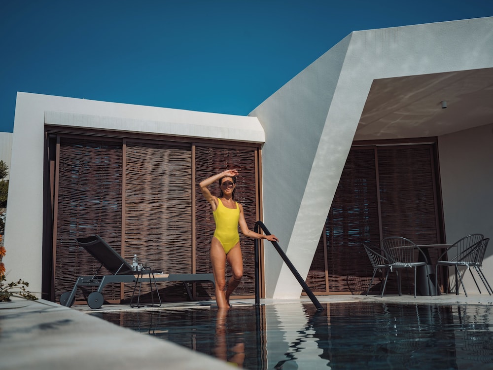 Private pool