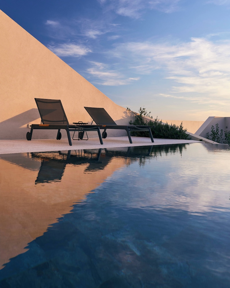 Private pool