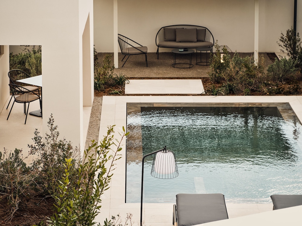 Private pool