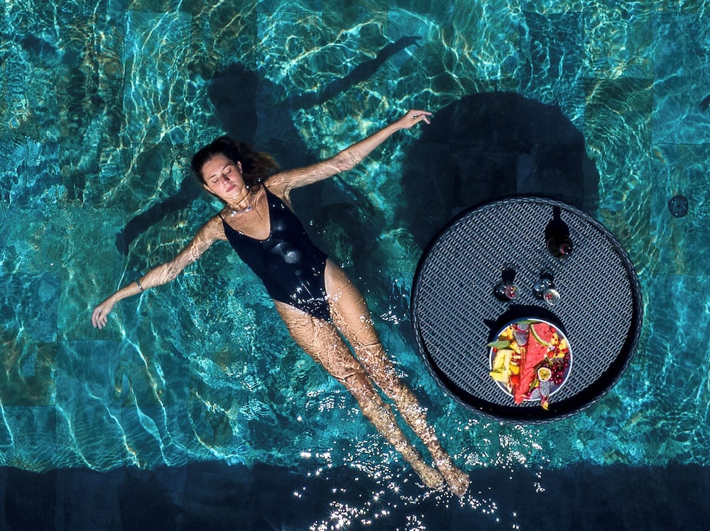 Private pool