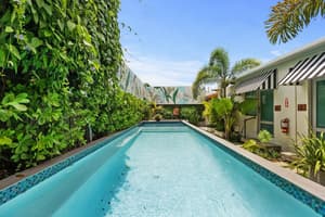 thumbnail: Swimming pool-spa
