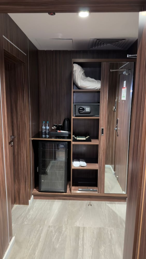 Mini-refrigerator