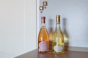 thumbnail: Interior detail