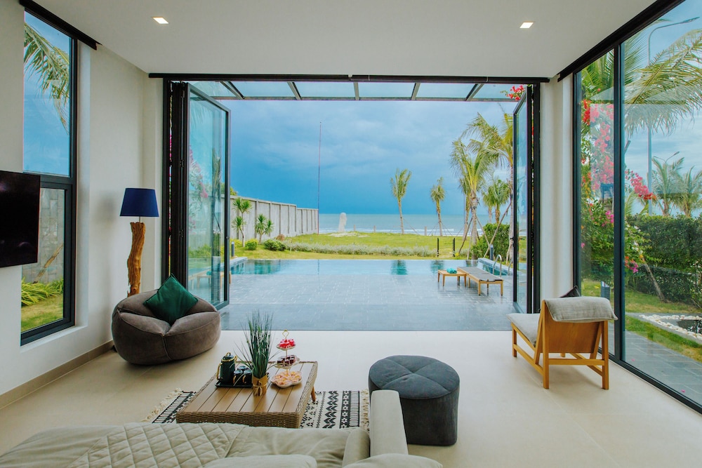 Beach/ocean view