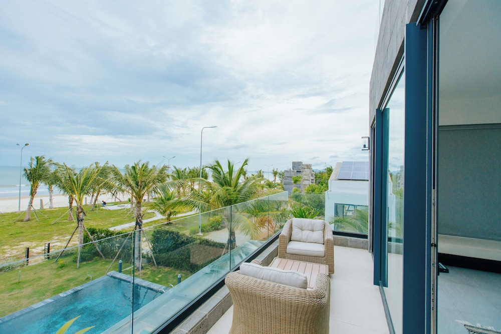 Beach/ocean view