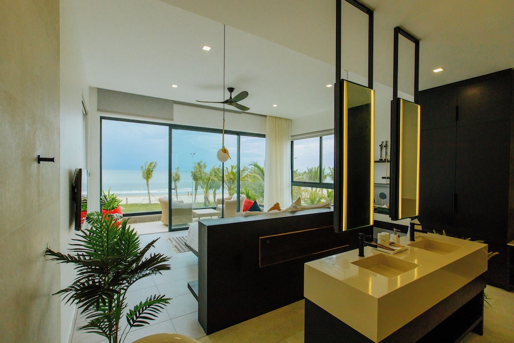 Beach/ocean view