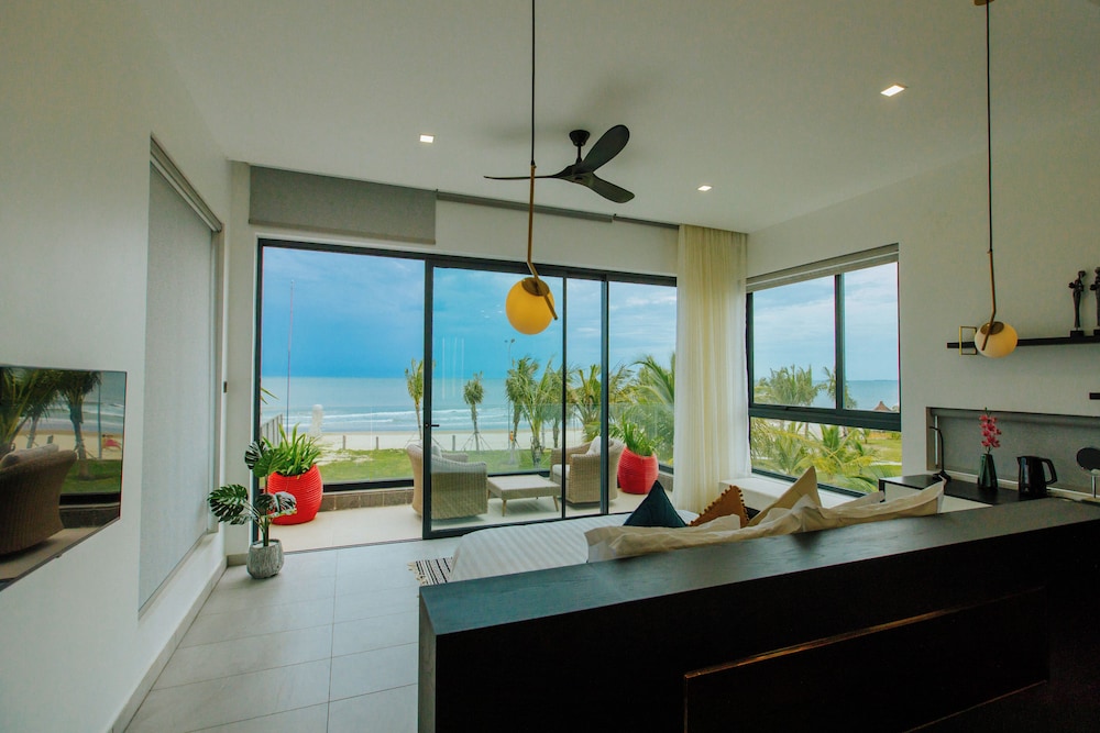 Beach/ocean view