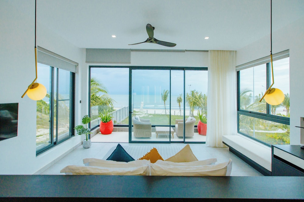 Beach/ocean view