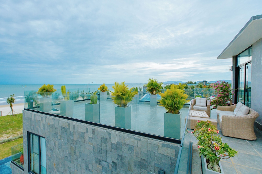 Beach/ocean view