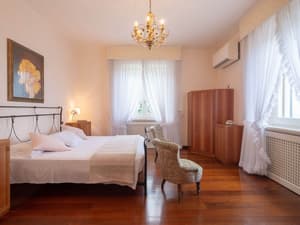 thumbnail: Room amenity