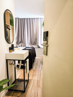 thumbnail: Room