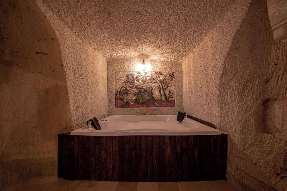 Jetted tub