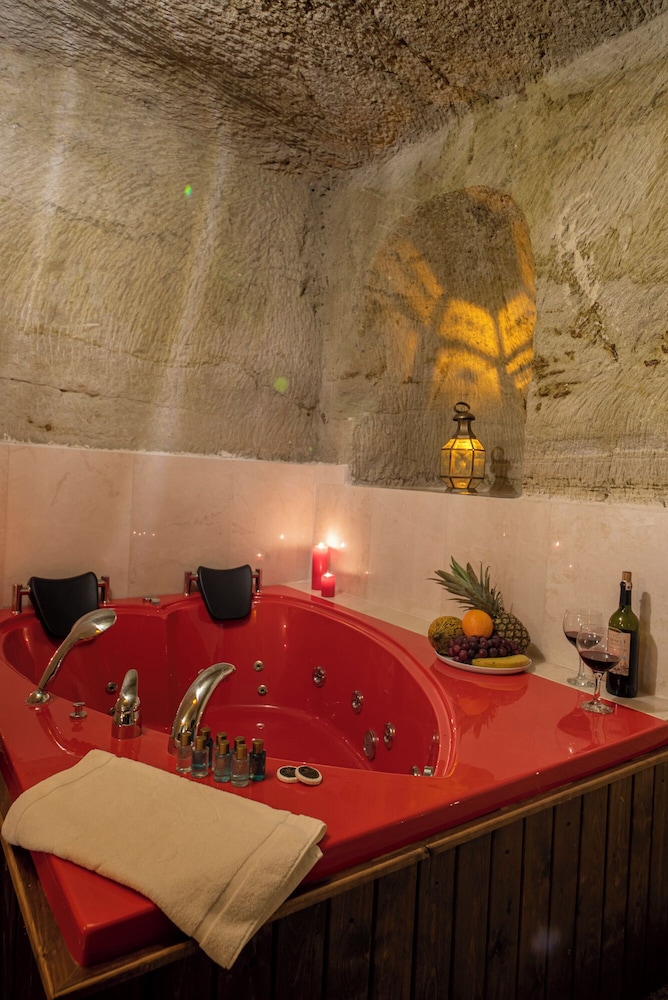 Jetted tub