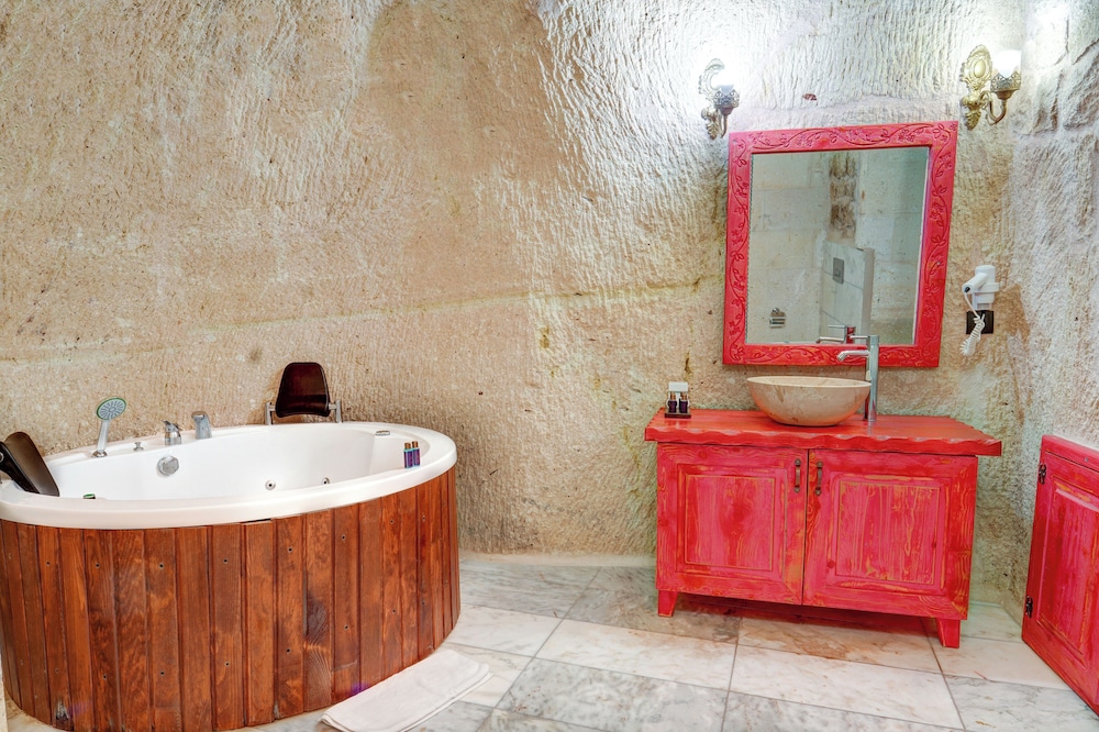 Jetted tub