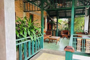 thumbnail: Property entrance