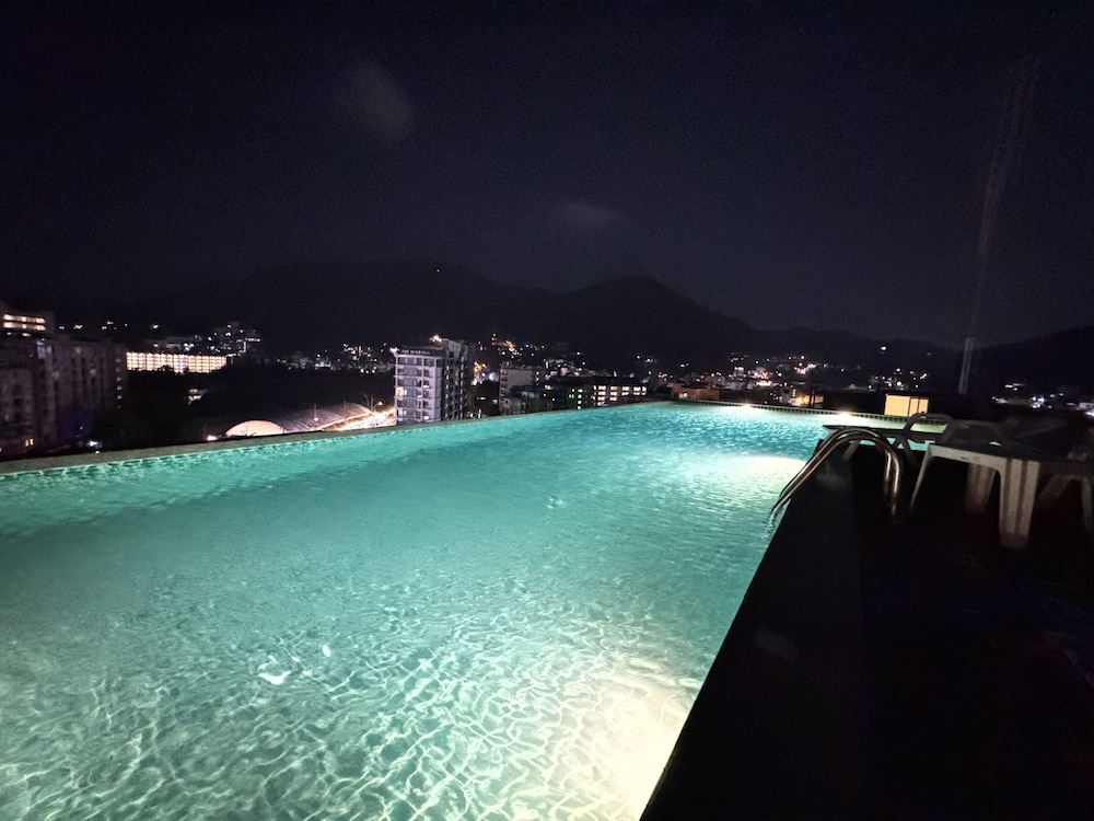 Rooftop pool