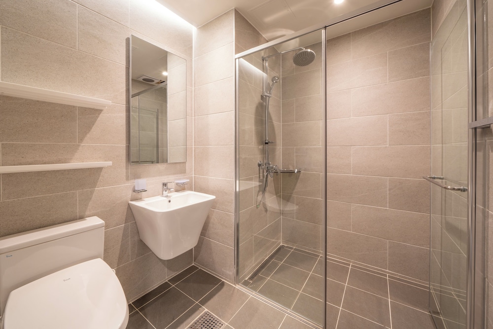 Bathroom shower