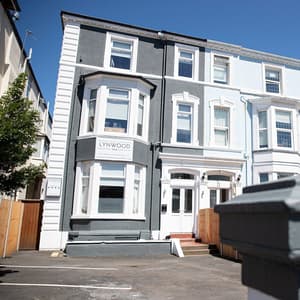 thumbnail: Front of property