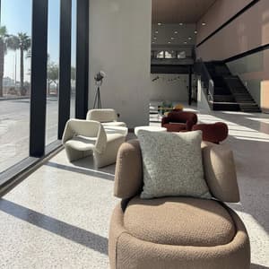 thumbnail: Lobby sitting area
