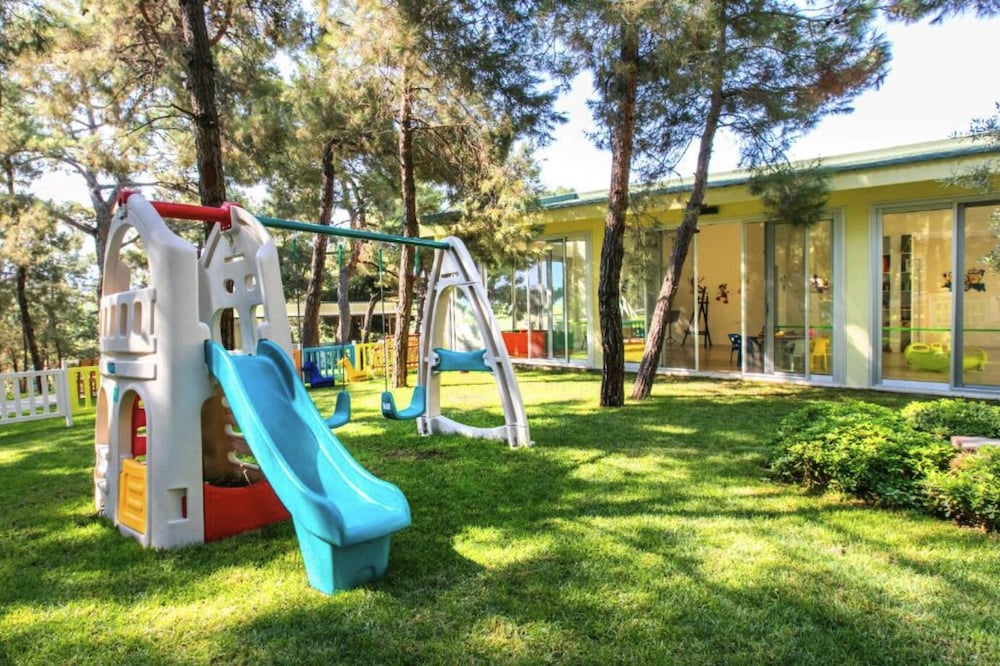 Children's play area - outdoor