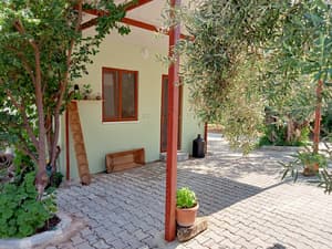 thumbnail: Exterior