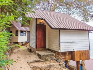 thumbnail: Exterior