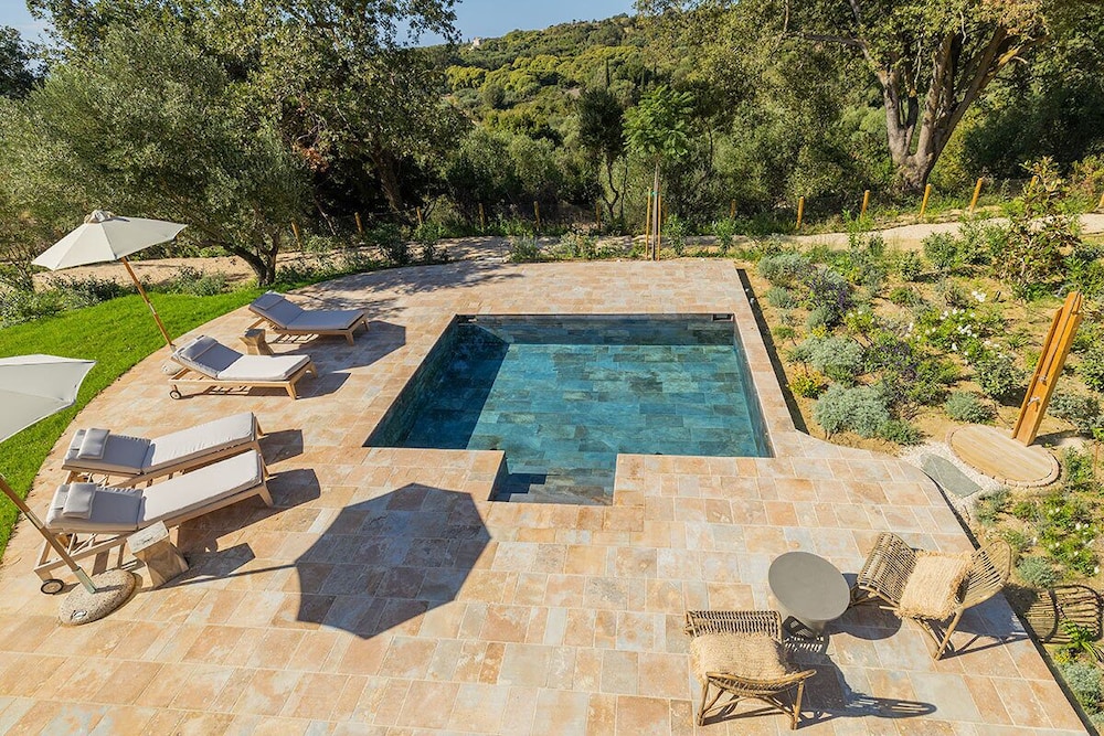 Private pool
