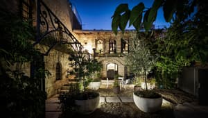 thumbnail: Courtyard