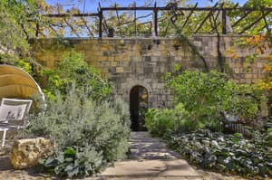 thumbnail: Garden