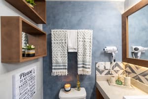 thumbnail: Bathroom amenities