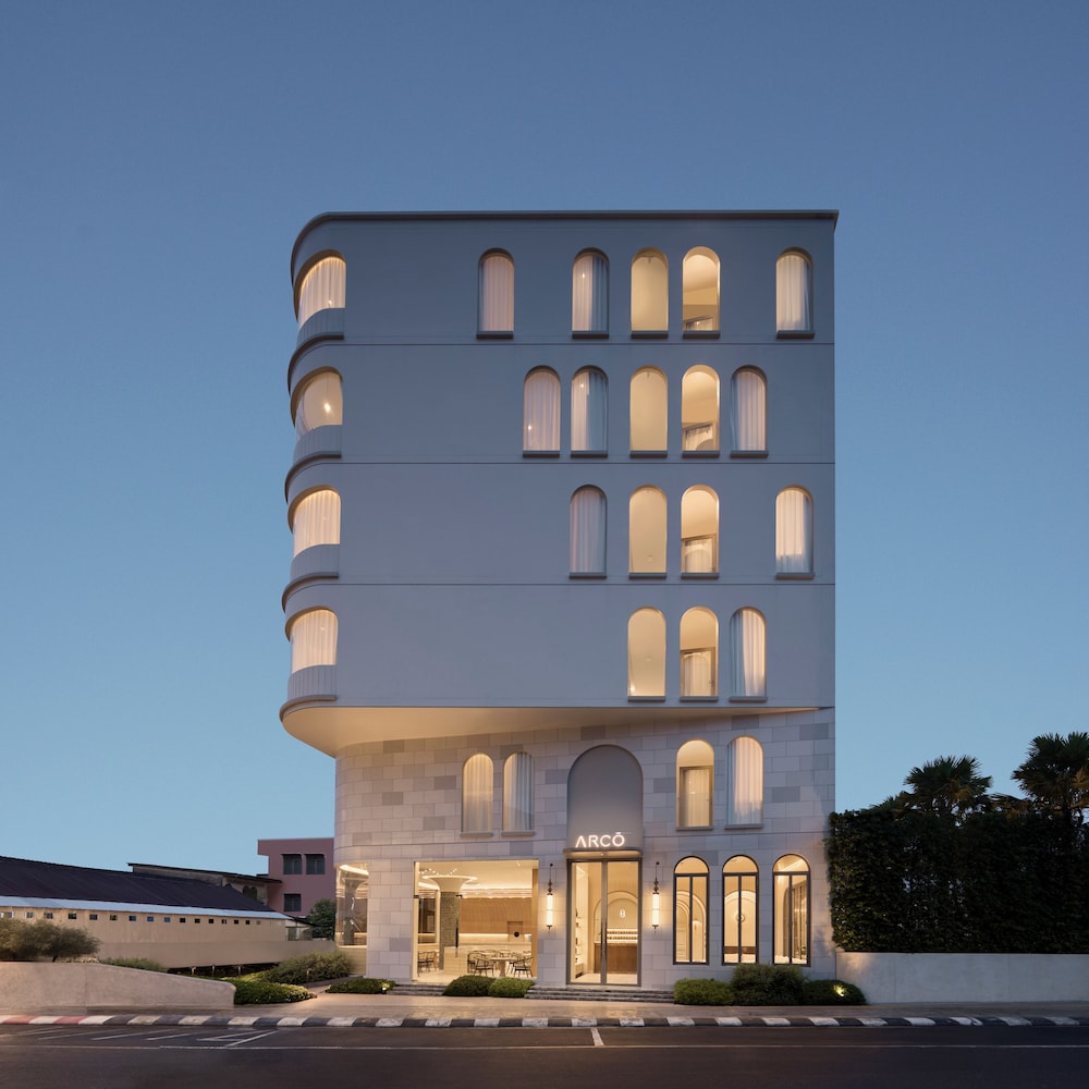 Front of property - evening/night