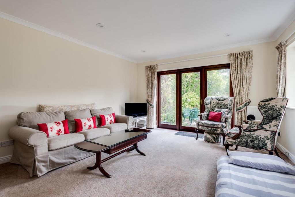 193a8bbdd05c1dbd4580fb1a00ac9bee.jpg