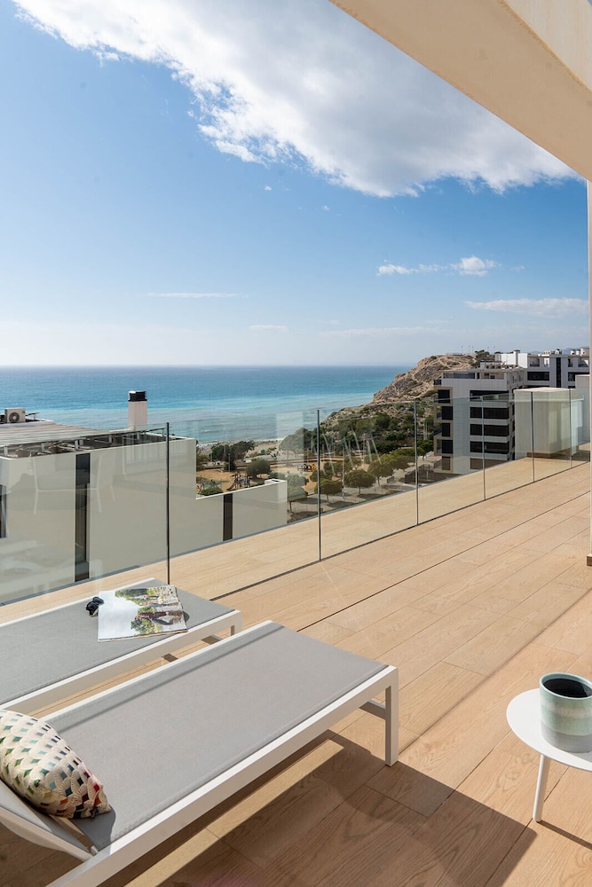 Beach/ocean view