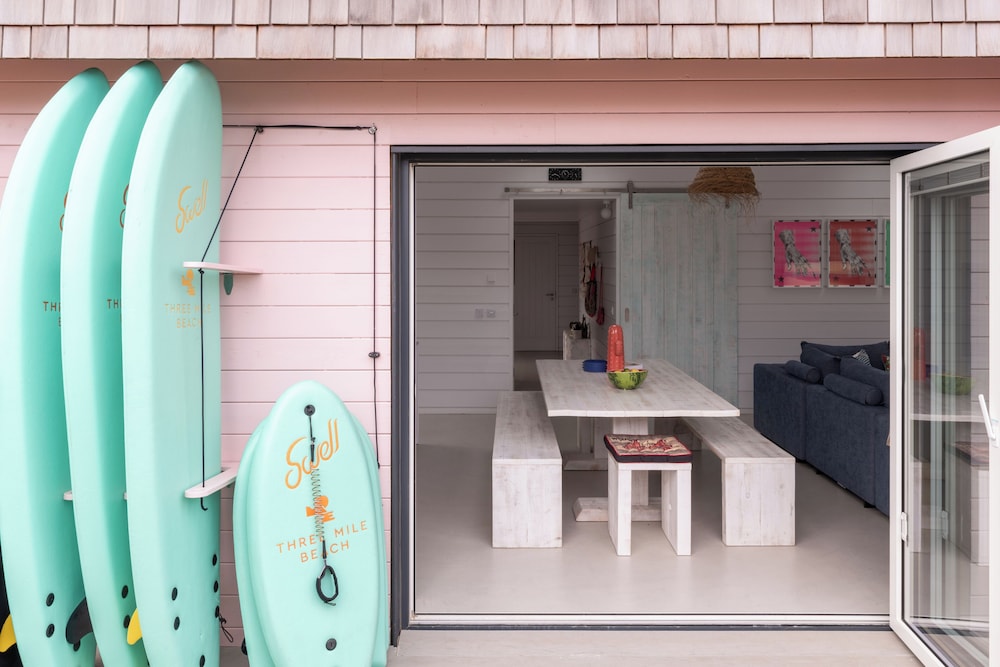 Surfing/boogie boarding