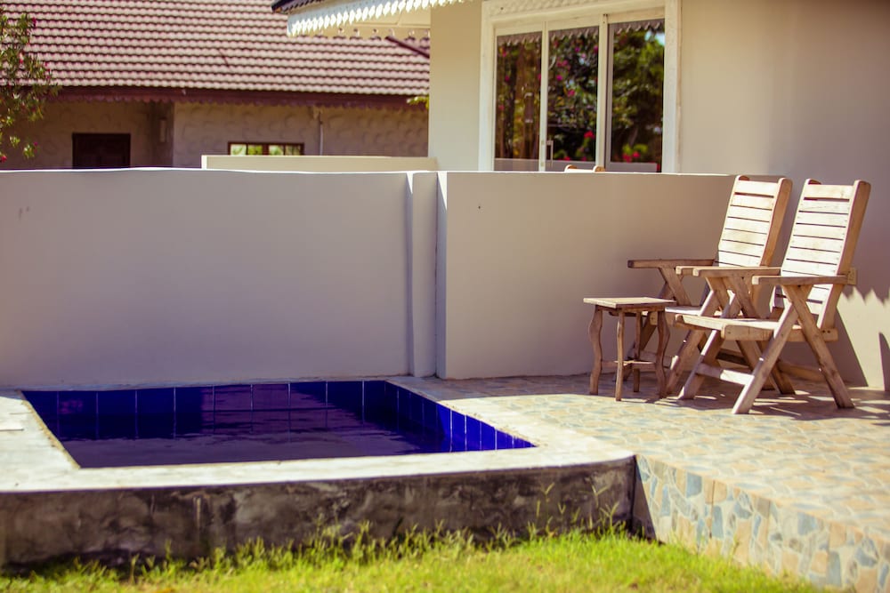 Private pool
