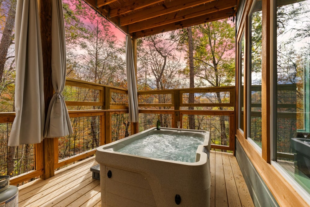 Private spa tub
