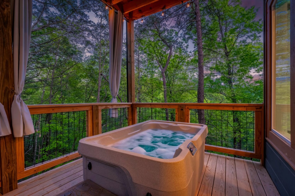 Private spa tub