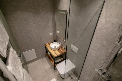 458717471.jpg