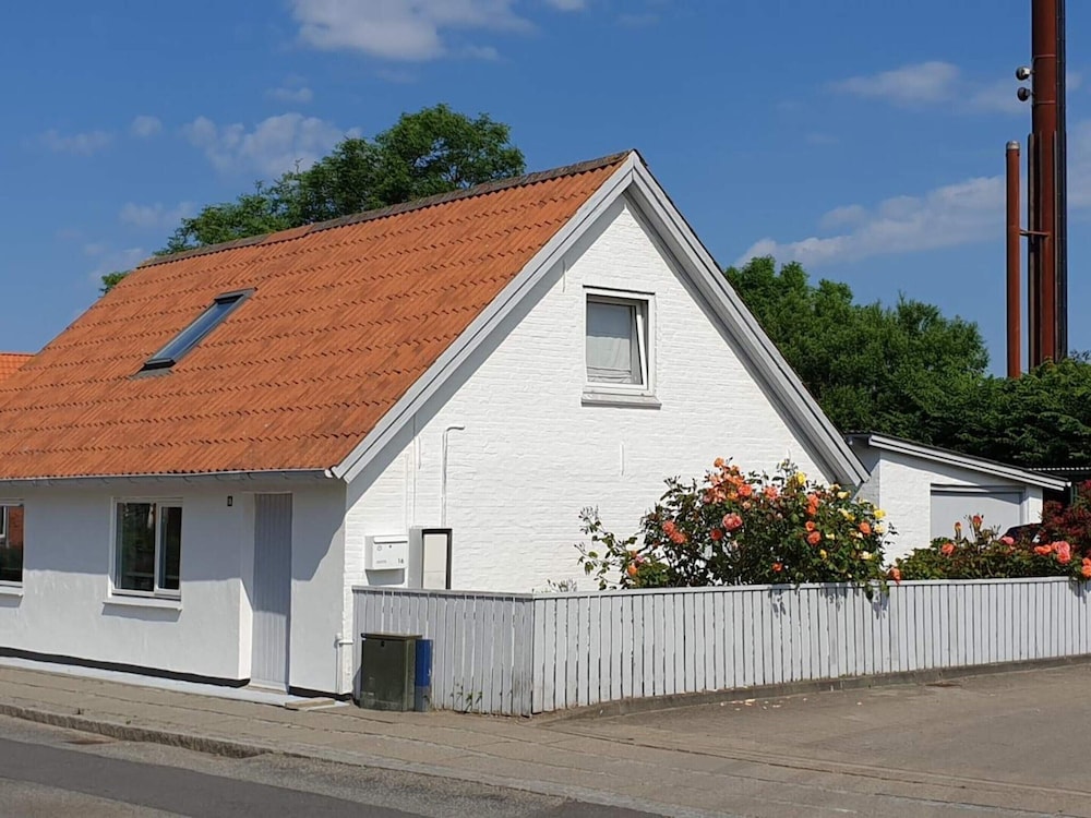 Primary image