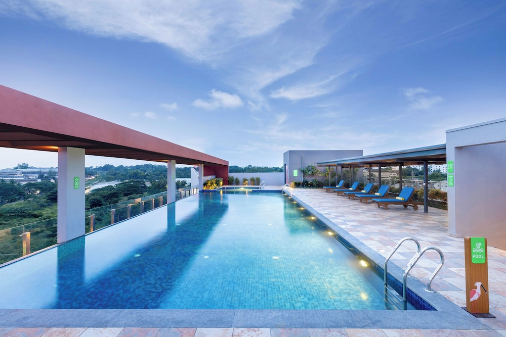 Rooftop pool